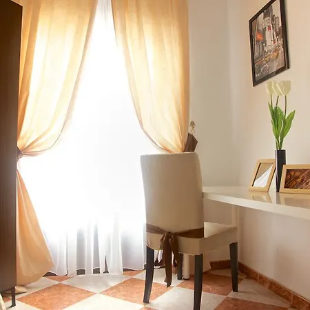 Apartamentos Plaza De Austria Cordoba Exterior photo