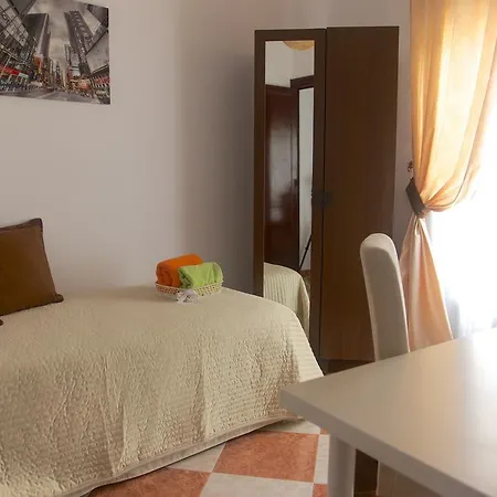 Apartamentos Plaza De Austria Cordoba Exterior photo